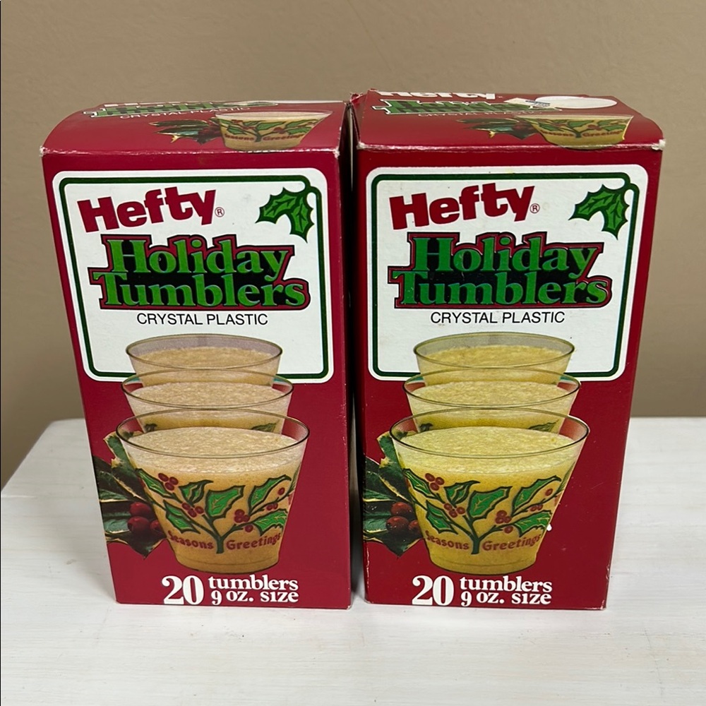 Vintage Hefty Holiday Tumblers - Crystal Plastic Tumblers 1981